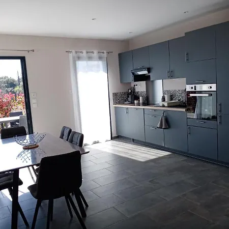 Apartment Cote Et - Standing Dans Avec Piscine Et Vue *