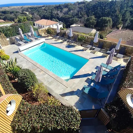 Cote Et - Standing Dans Avec Piscine Et Vue