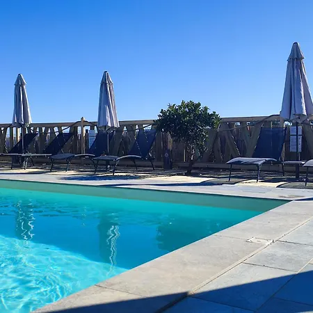 Cote Et - Standing Dans Avec Piscine Et Vue