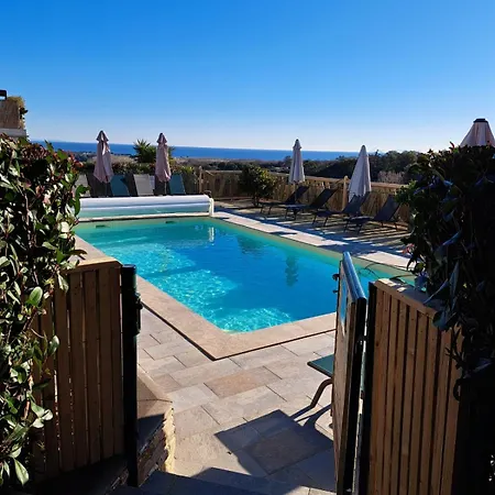 Cote Et - Standing Dans Avec Piscine Et Vue