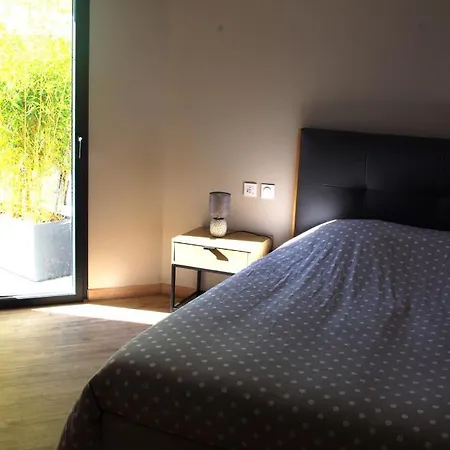 Cote Et - Standing Dans Avec Piscine Et Vue