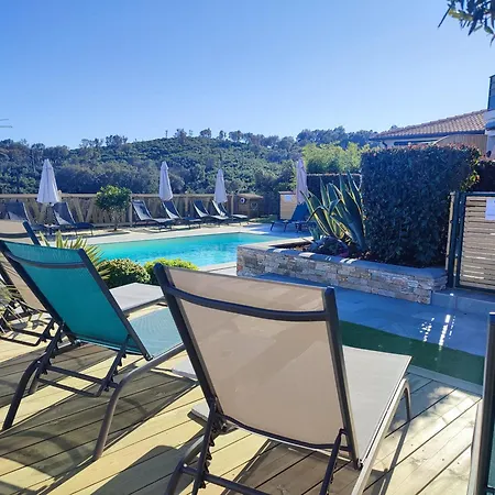 Cote Et - Standing Dans Avec Piscine Et Vue