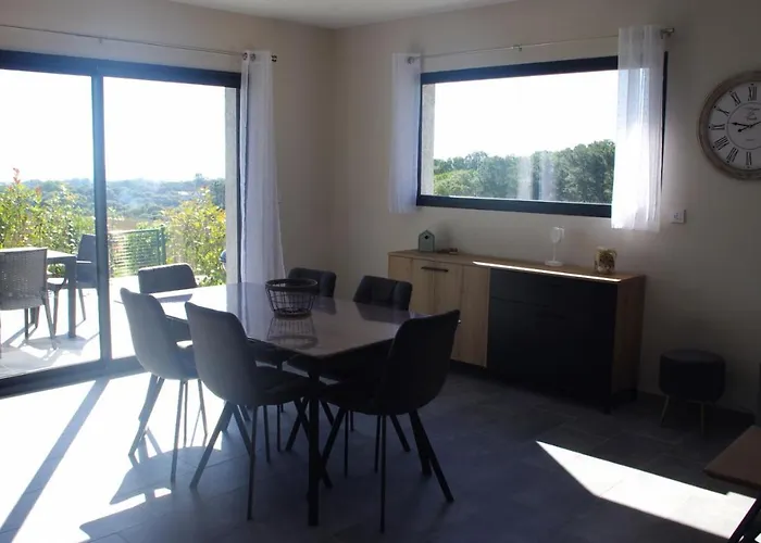 Cote Et - Standing Dans Avec Piscine Et Vue * Taglio-Isolaccio