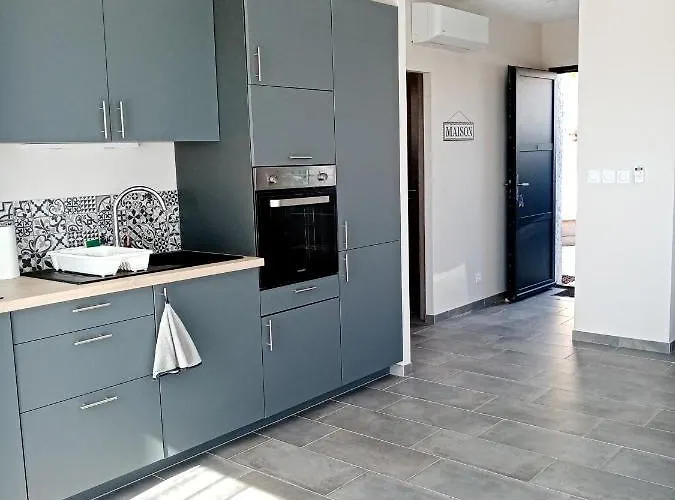 Cote Et - Standing Dans Avec Piscine Et Vue Taglio-Isolaccio