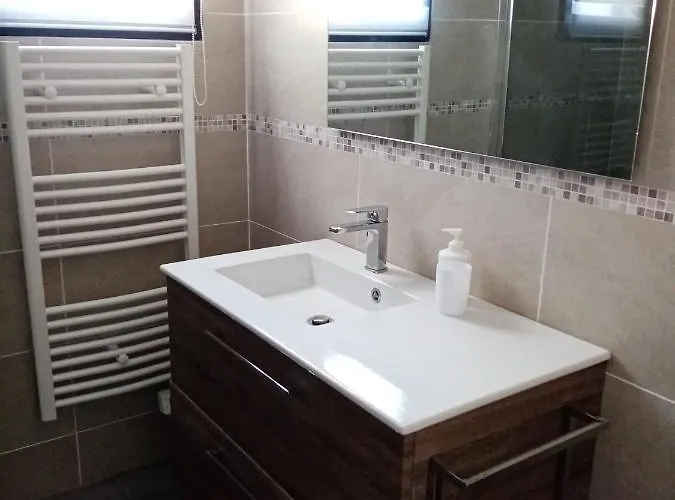 Cote Et - Standing Dans Avec Piscine Et Vue *