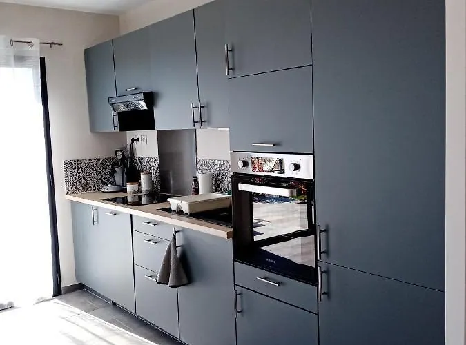 Cote Et - Standing Dans Avec Piscine Et Vue * Taglio-Isolaccio