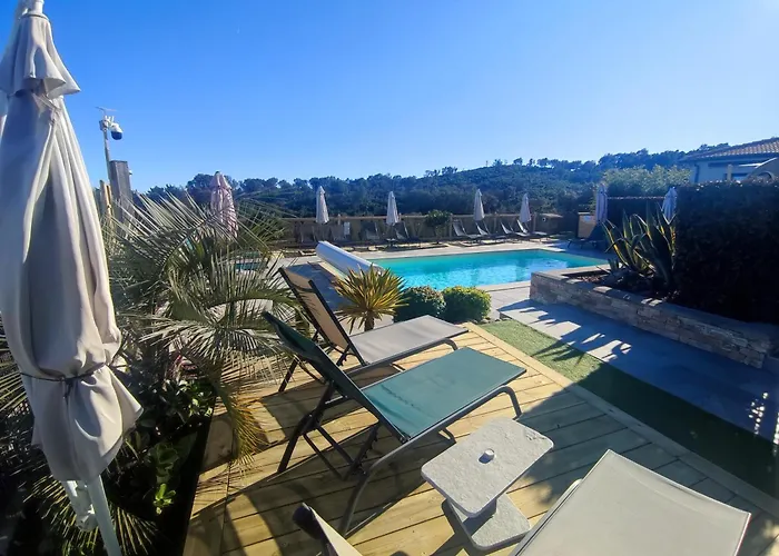 Cote Et - Standing Dans Avec Piscine Et Vue Taglio-Isolaccio