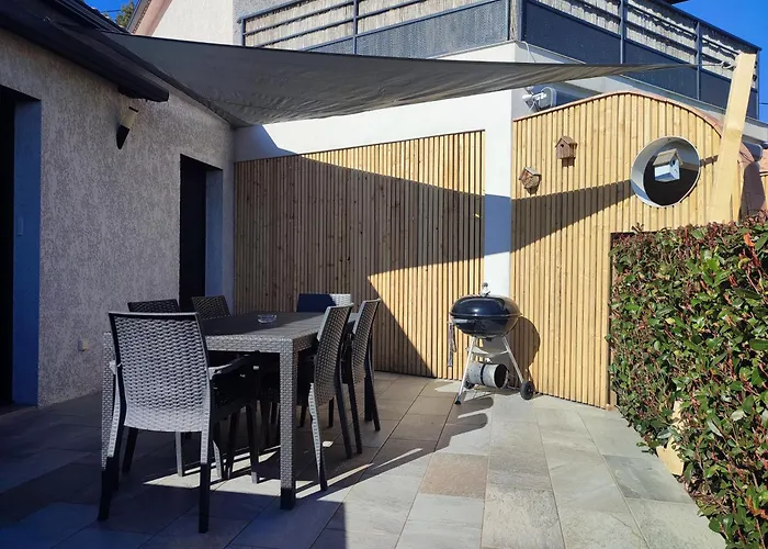 Cote Et - Standing Dans Avec Piscine Et Vue