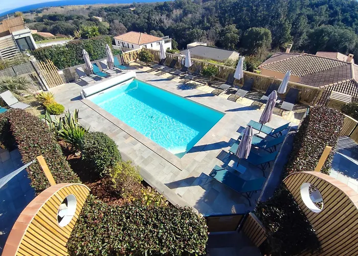 Cote Et - Standing Dans Avec Piscine Et Vue