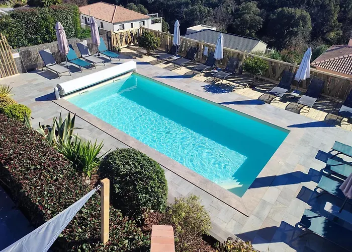 Cote Et - Standing Dans Avec Piscine Et Vue