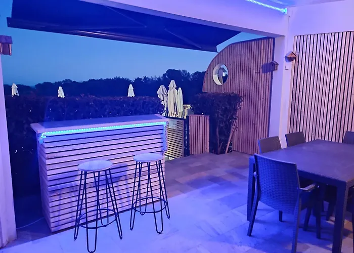 Cote Et - Standing Dans Avec Piscine Et Vue *