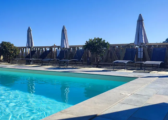 Cote Et - Standing Dans Avec Piscine Et Vue