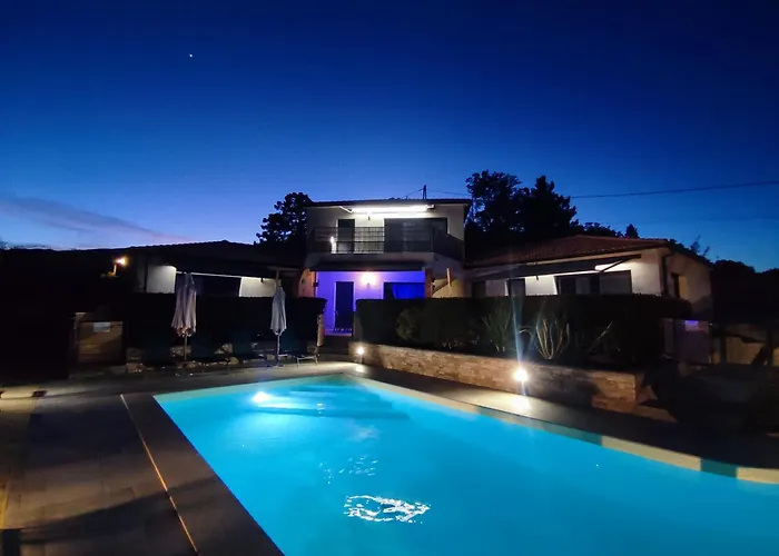 Cote Et - Standing Dans Avec Piscine Et Vue *