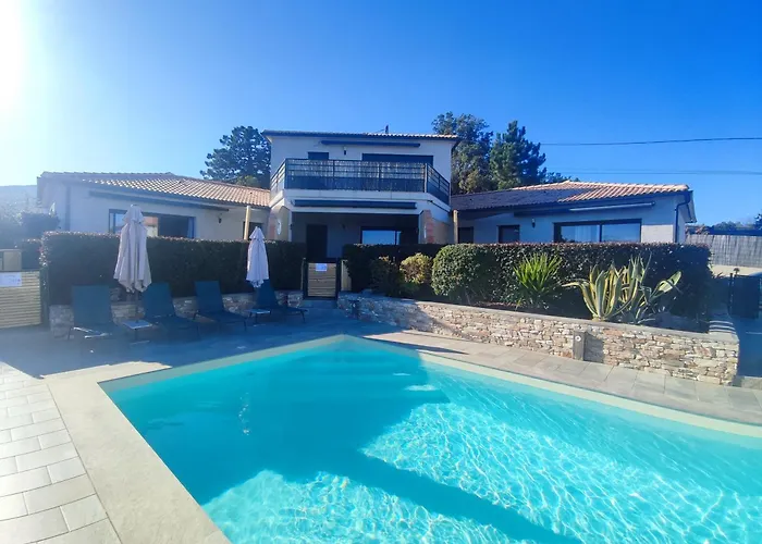 Cote Et - Standing Dans Avec Piscine Et Vue Taglio-Isolaccio