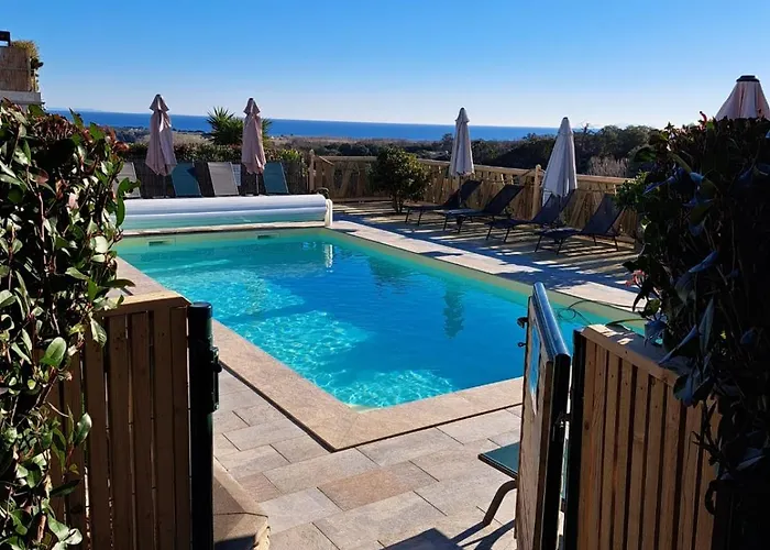 Cote Et - Standing Dans Avec Piscine Et Vue